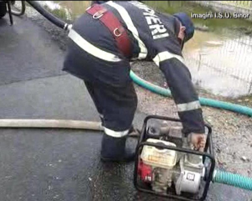 Intervenții la inundații în Sălard, Urvind, Peștiș și Valea de Sus