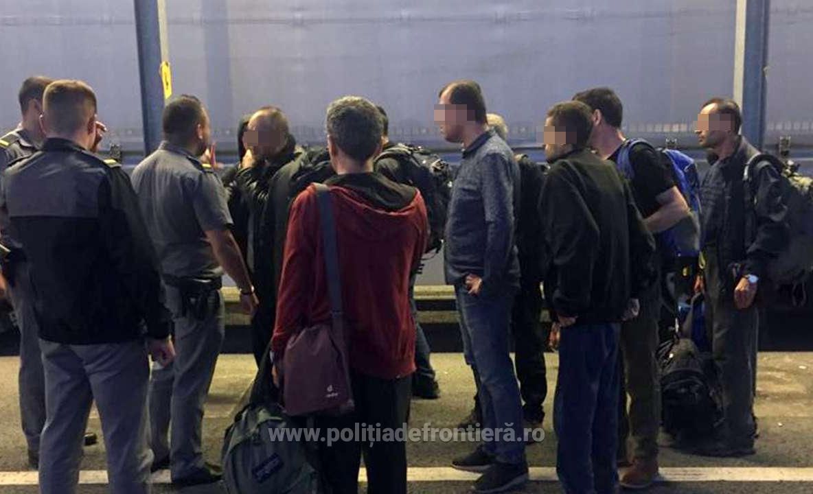 Unsprezece cetăţeni turci, depistați ascunşi într-un automarfar la P.T.F. Nădlac II