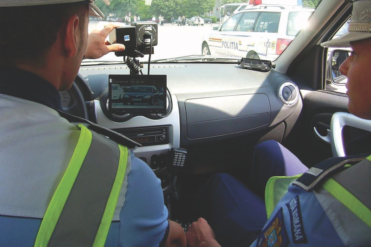 118 participanți la trafic care nu au respectat legislația rutieră, sancționați de polițiștii rutieri în acțiune, în zilele de  joi și vineri