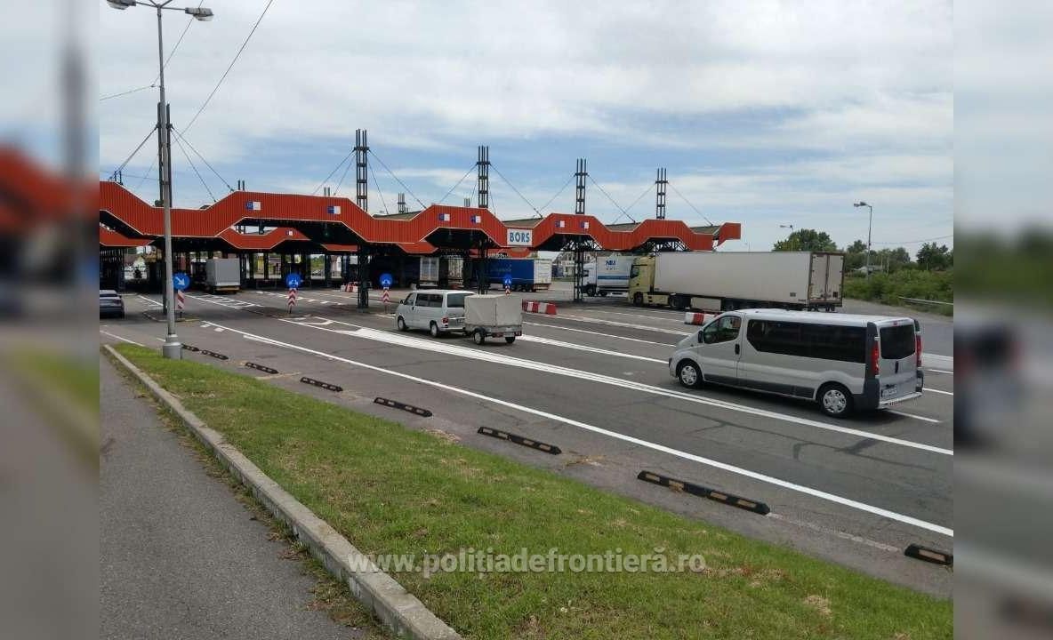 Cetăţean sârb depistat la frontieră cu documente false pentru care a plătit 4.000 de euro