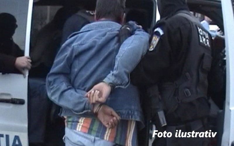 Doi bărbați bănuiți de tâlhărie calificată, identificați cu operativitate de polițiștii orădeni
