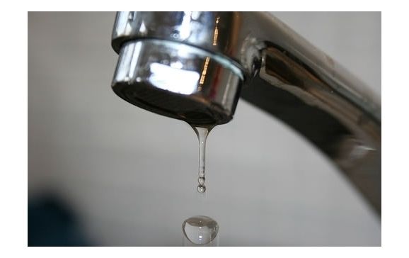 Se întrerupe furnizarea apei potabile în zona străzii Cantemir