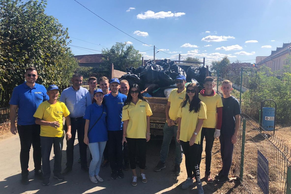 Acțiune de ecoligizare organizată de PNL Ineu alături de tinerii liberali bihoreni