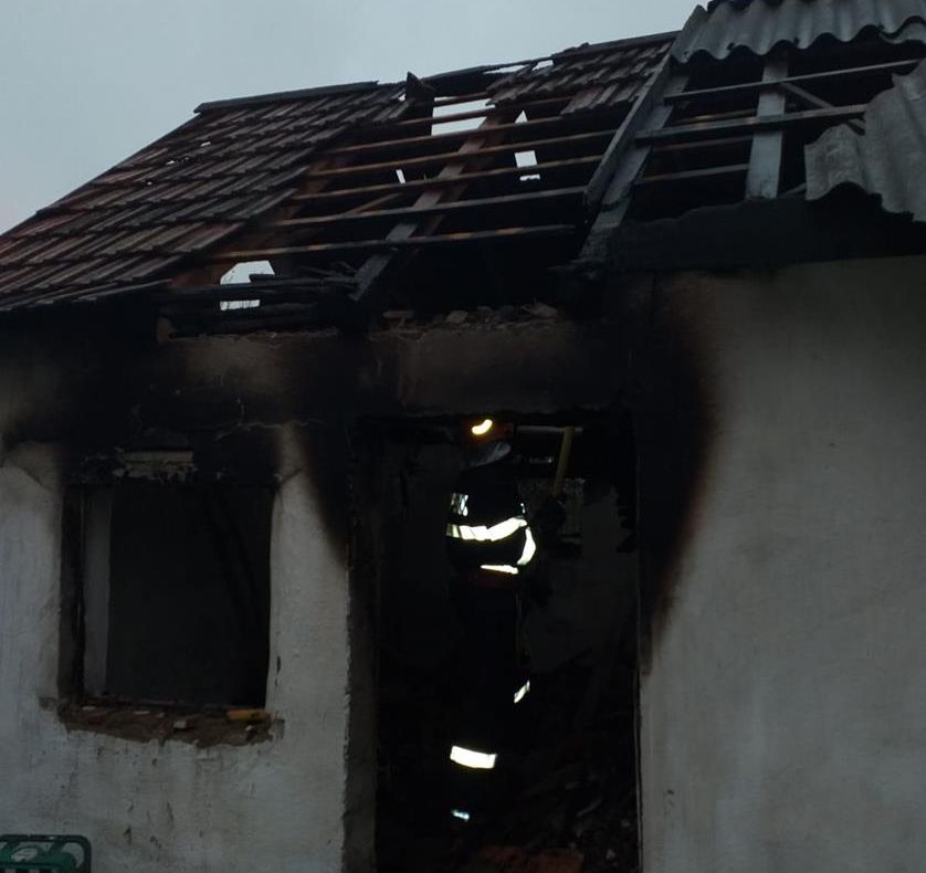 Incendiu în Bogei, comuna Tăuteu. Măsuri de prevenire a incendiilor de natură electrică