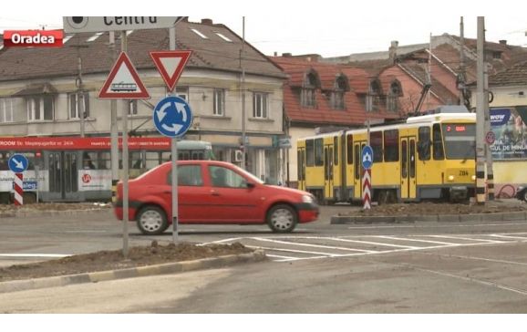 Circulația va fi dirijată de semafoare în sensul giratoriu de pe B-dul Decebal