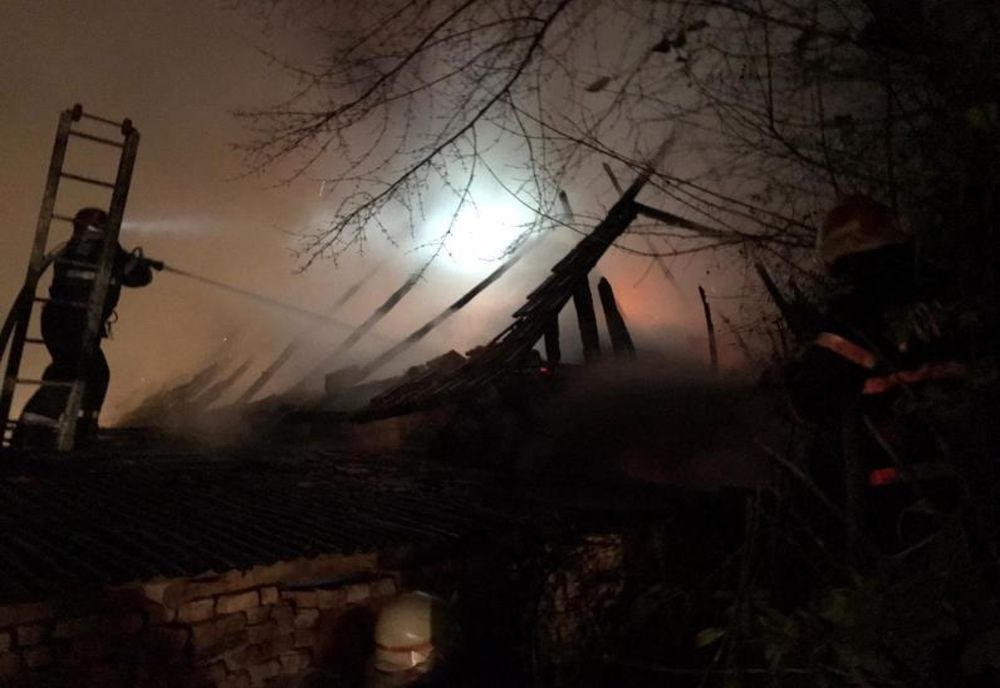 Incendiu în Meziad, comuna Remetea. Măsuri de prevenire a incendiilor de natură electrică