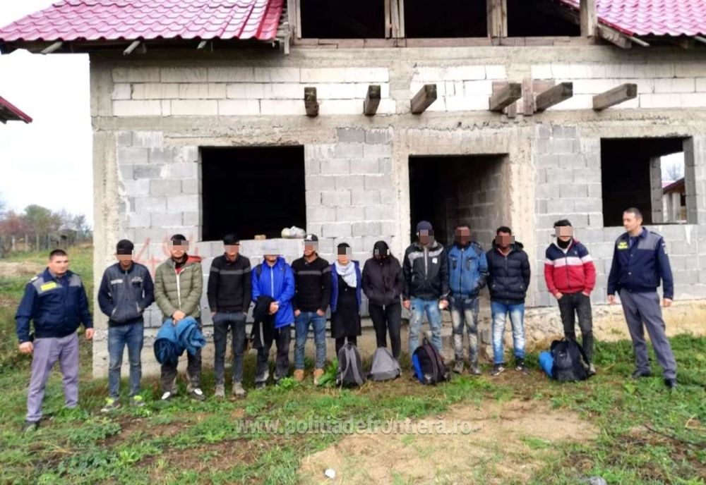 Douăzeci cetăţeni străini, depistaţi în apropierea frontierei cu Ungaria