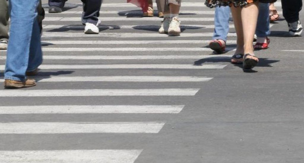 Arestat după ce a lovit un bătrân pe trecerea de pietoni și a fugit de la locul faptei