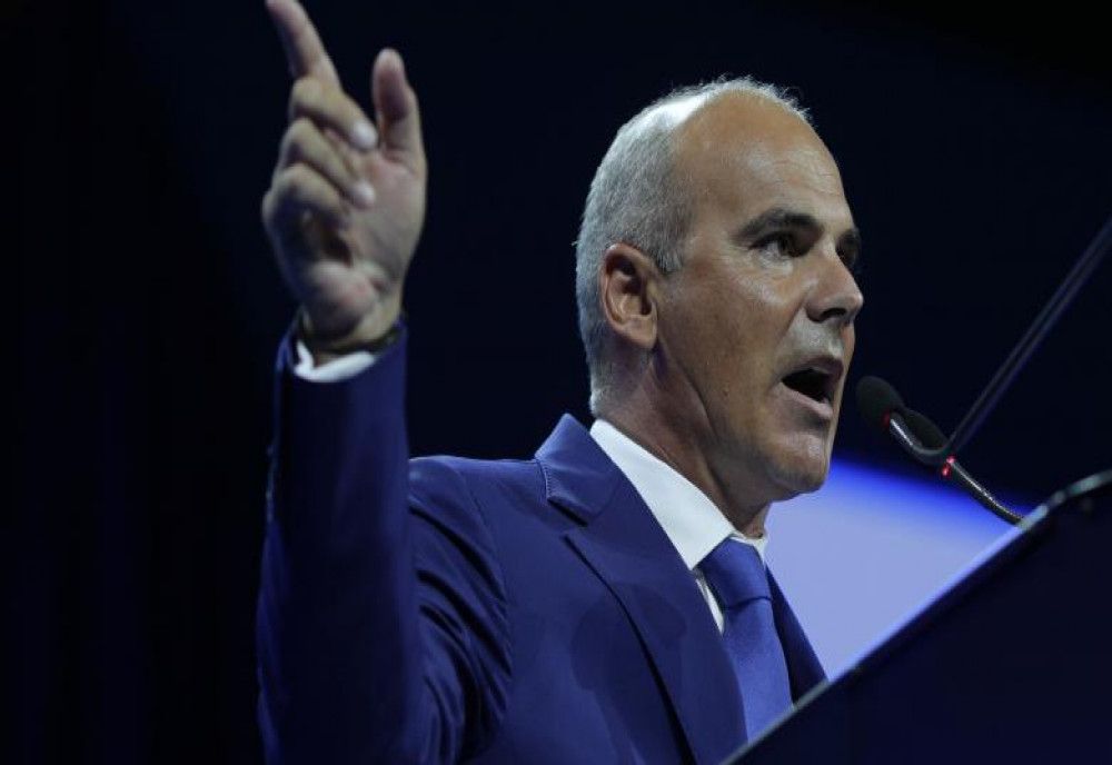  Rareş Bogdan o pune la punct pe Olguţa Vasilescu după atacul xenofob la adresa lui Klaus Iohannis: Vom face plângere! 