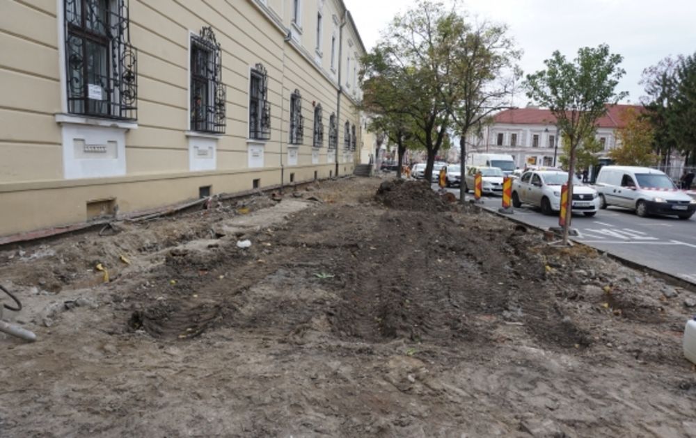 Se amenajează trotuarul pe strada Republicii, între Gh. Dima – Magheru