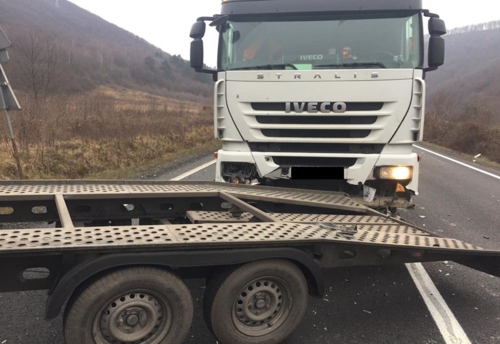 FOTO | Accident cu trei camioane şi o autoutilitară! Traficul între Cluj şi Oradea a fost blocat trei ore