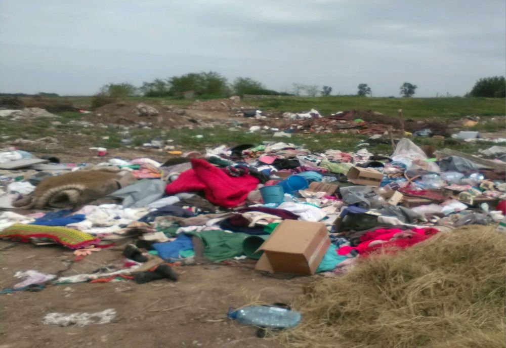 Mormane de gunoaie la marginea oraşelor şi satelor din Bihor (FOTO)