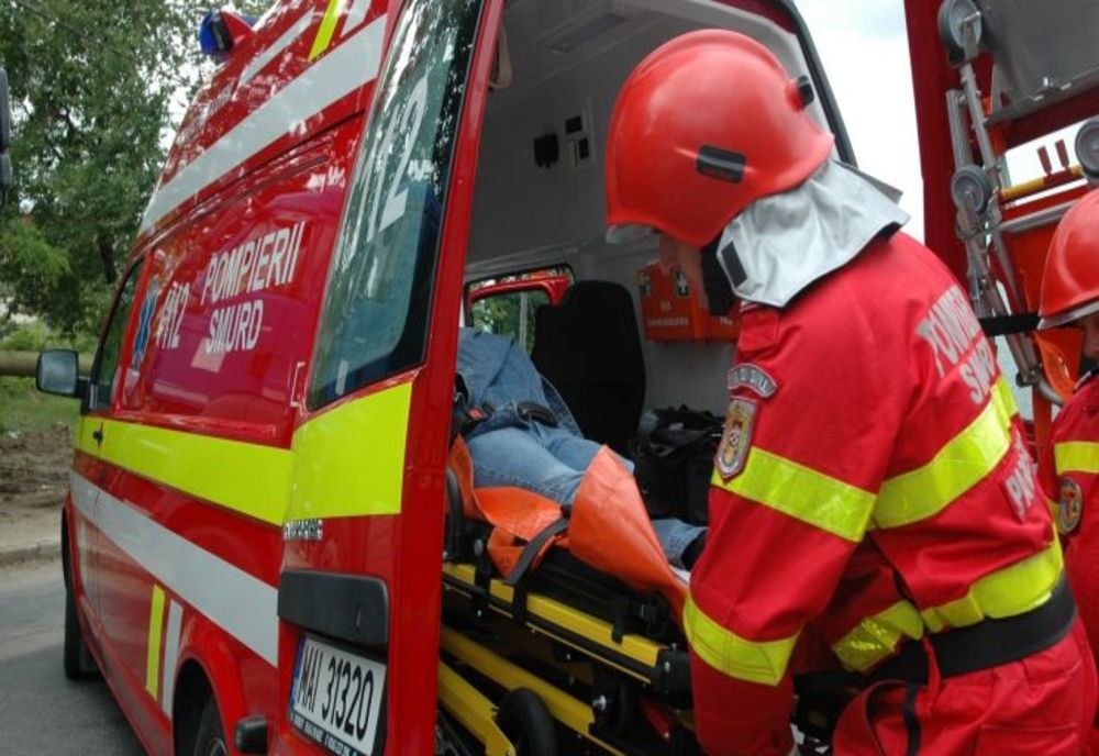 Accident în zona localităţii Săbolciu! Două maşini s-au ciocnit, un tânăr a fost rănit