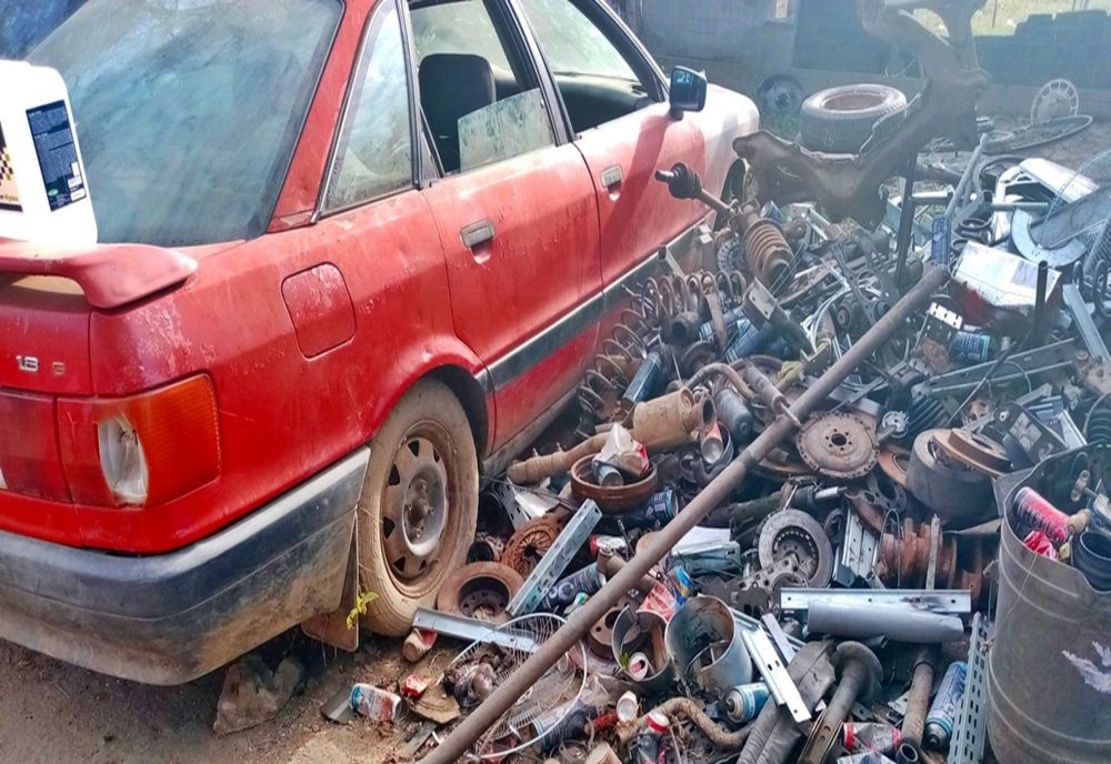 FOTO: Trei depozite de rable, amendate de Garda de Mediu Bihor! Unul ardea componente la liziera unei păduri