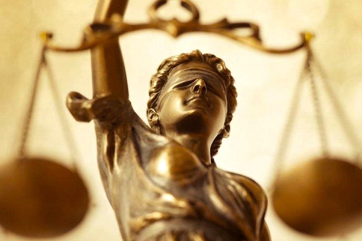 Un avocat orădean și două angajate ale Tribunalului Bihor, trimiși în judecată de procurorii DNA! Vezi care sunt acuzațiile