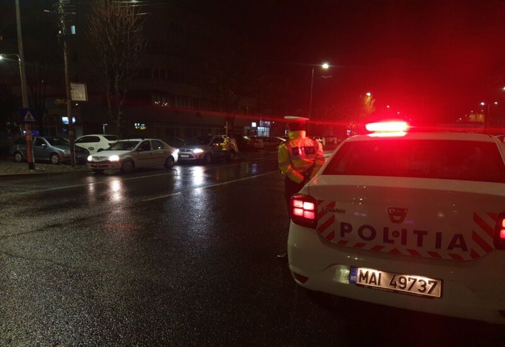 Tânăr din Arad prins de poliţiştii bihoreni în timp ce conducea fără permis și sub influența alcoolului, un autoturism cu număr fals