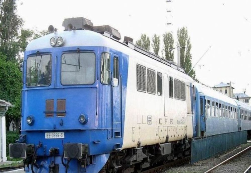 Tragedie la Oradea! O tânără de 17 ani a murit lovită de tren! Alţi doi adolescenţi au reuşit să se salveze la limită