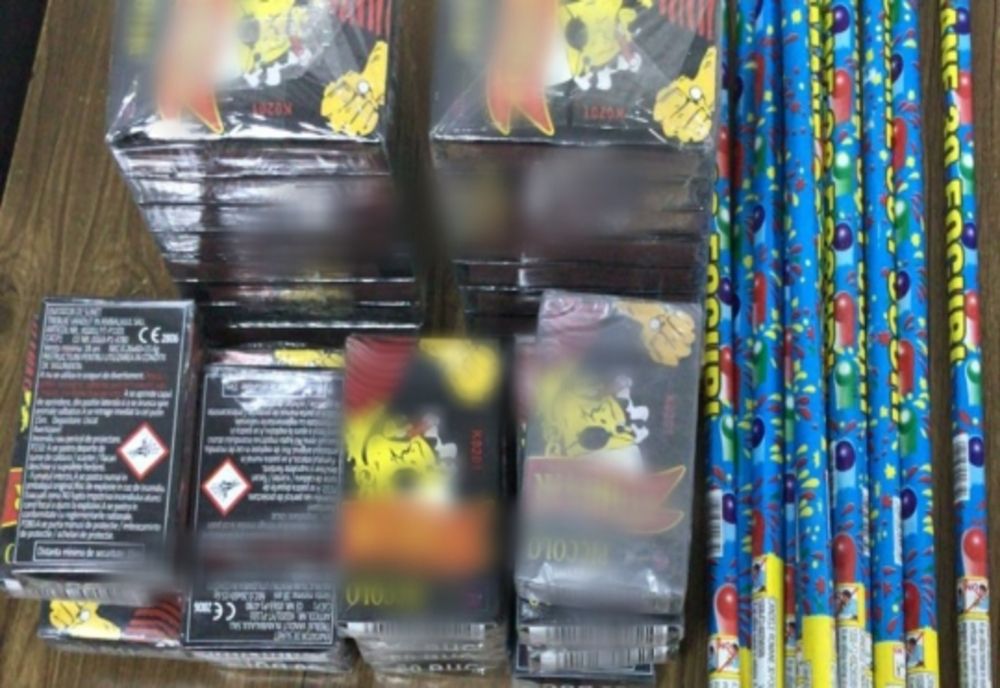 FOTO | Peste 2.400 de petarde și artificii confiscate de polițiștii din Tileag