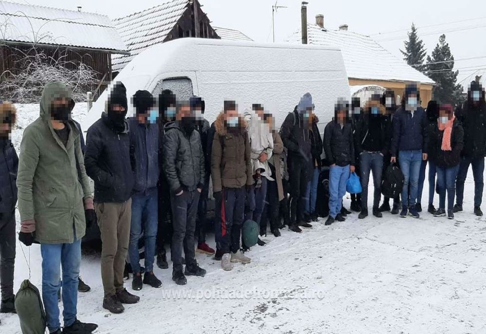 Peste 40 de cetăţeni străini care intenţionau să treacă ilegal frontiera în Ungaria, depistați de poliţiştii de frontieră biheoreni și arădeni