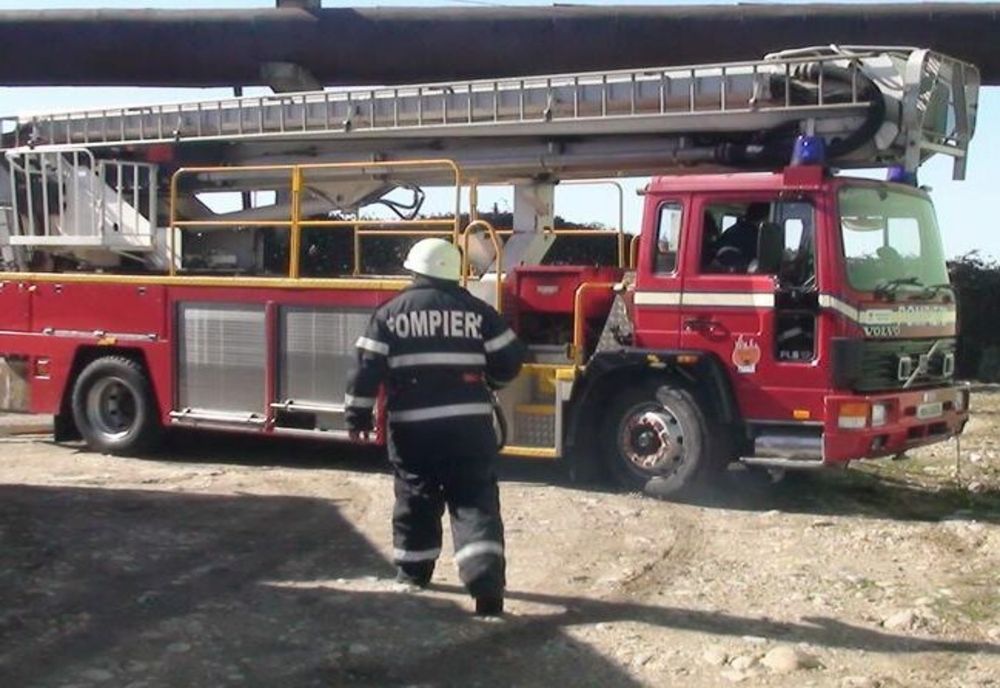 Bunică salvată de pompieri pe strada General Traian Moșoiu din Oradea