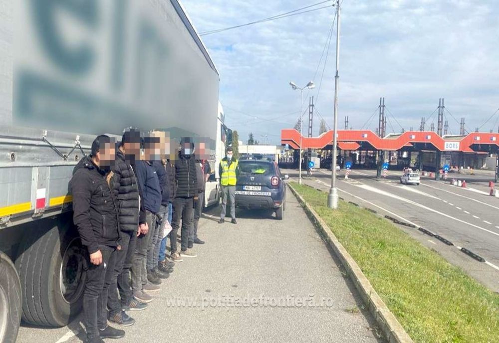 Mai mulți afgani și sirieni, prinși în timp ce încercau să treacă ilegal frontiera de vest