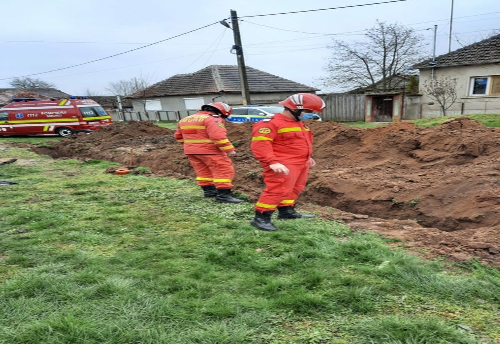 Tragedie într-o localitate din Bihor: un bărbat a murit după ce un mal de pământ s-a prăbuşit peste el