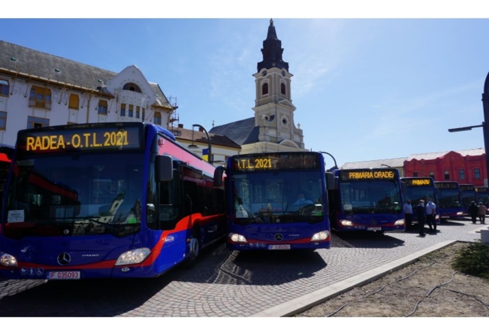 Flota OTL s-a mărit cu 15 autobuze Mercedes hibrid