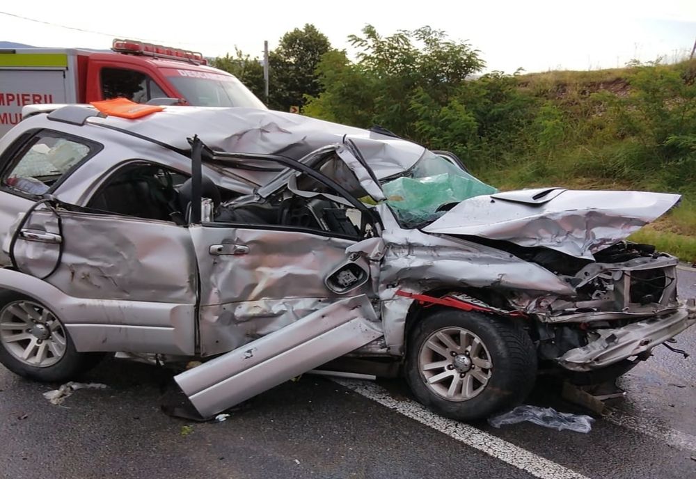 Două adolescente, rănite într-un accident pe DN , în Piatra Craiului