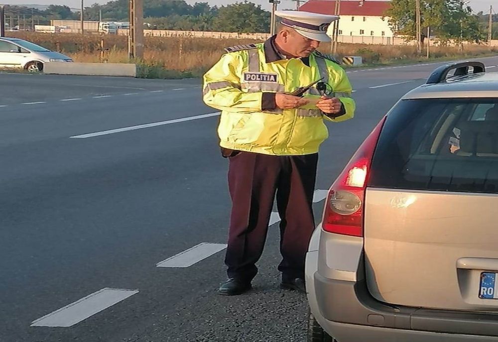 Peste 180 de participanți la trafic, sancționați de polițiștii bihoreni, în weekend
