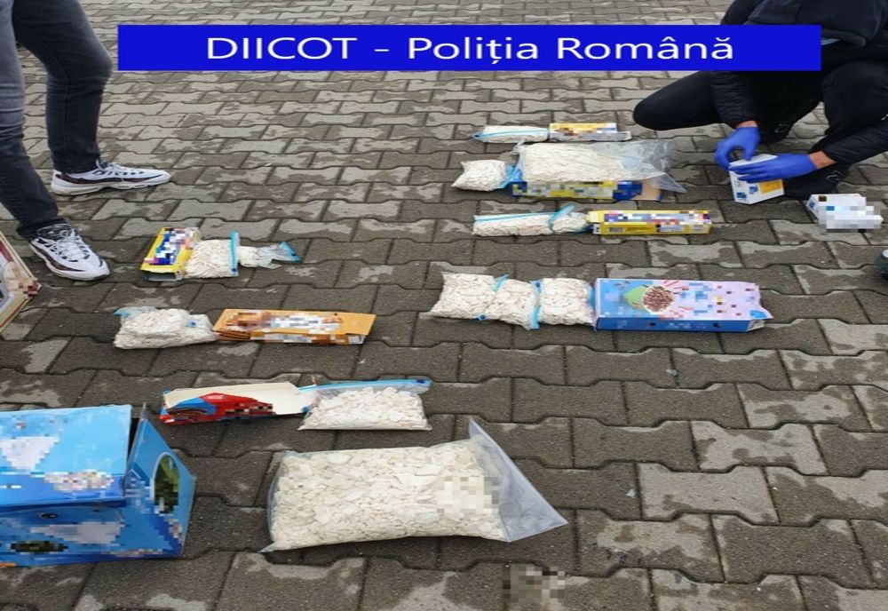 Bărbat din Cluj prins de oamenii legii după ce a ridicat un colet cu droguri venit din Olanda (FOTO)