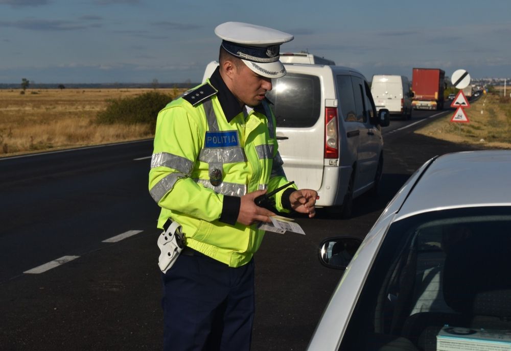 Zeci de sancțiuni aplicate de polițiștii bihoreni în trafic! Inclusiv pietonii au fost luați în vizor