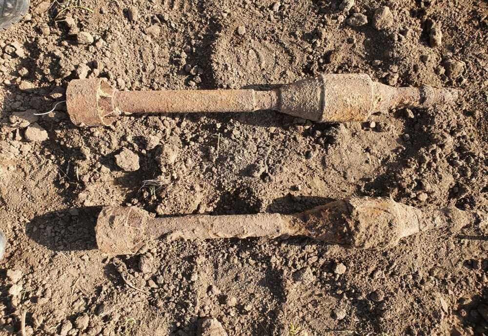Două grenade din al Doilea Război Mondial, rămase neexplodate, descoperite pe un teren din Valea lui Mihai