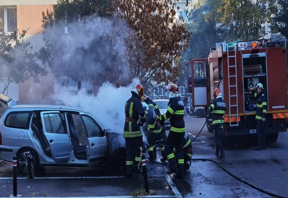 Incendiu la un autoturism pe strada Magnoliei din Oradea (FOTO)