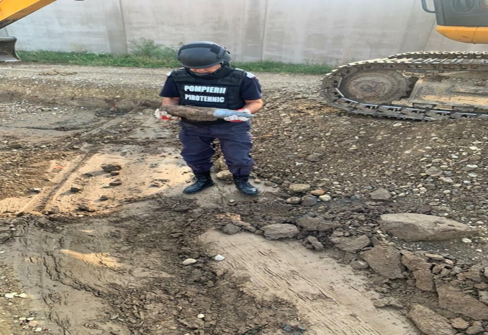 Misiuni ale pompierilor bihoreni de la primele ore ale zilei de luni: degajare copac, stingere incendiu și asanare muniție