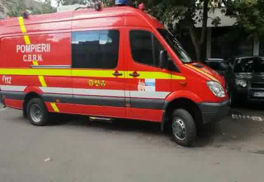 O femeie decedată și o alta aflată în stare de inconștiență, într-un apartament din Oradea 