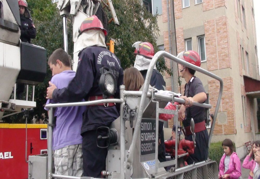 Activități desfășurate de pompierii bihoreni cu ocazia „Zilei Pompierilor din România” și a Zilei Informării Preventive