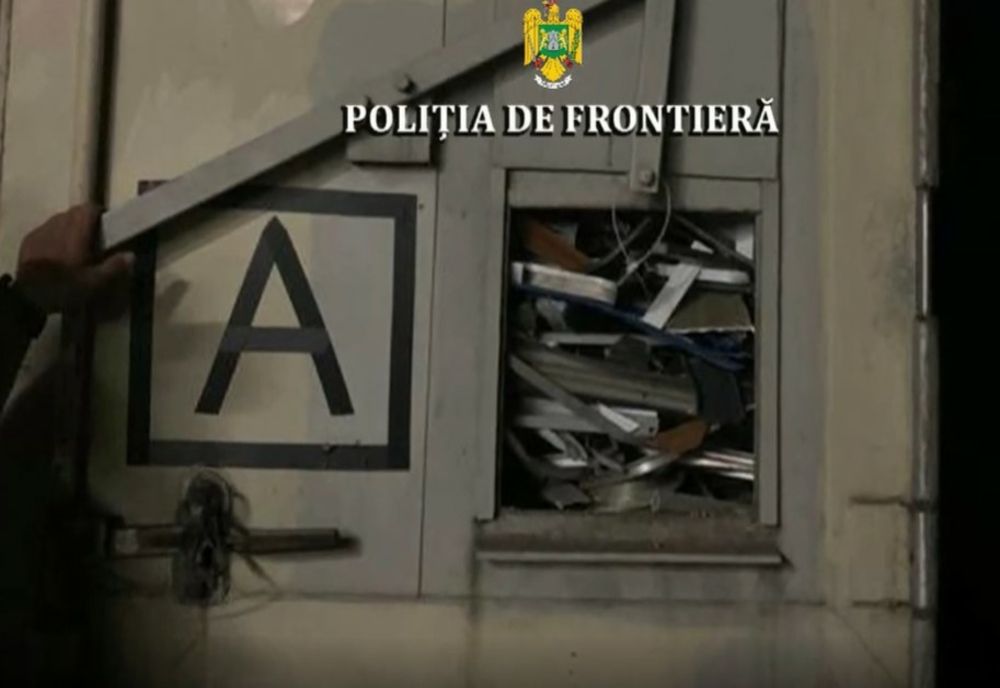 Aproape 82 de tone deşeuri, oprite la intrarea în ţară, în PTF Petea şi Borş II! Unul dintre camioane era supraîncărcat cu deşeuri din aluminiu