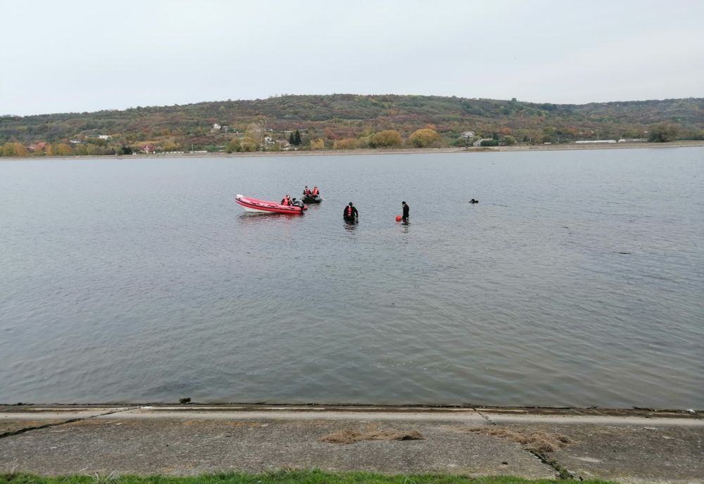 Tânăr de 21 de ani mort după ce a dispărut în apele Barajului Fughiu (FOT)