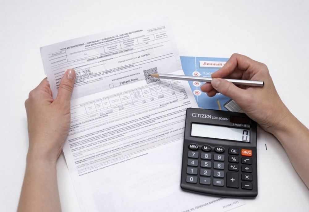 Lovitură pentru români! Cât vor plăti pentru facturile la curent anul viitor