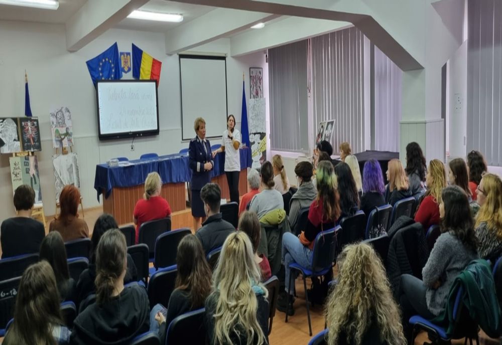 Campania preventivă „Violența lasă urme! Îndrăznește să ridici privirea!”, derulată de polițiștii bihoreni