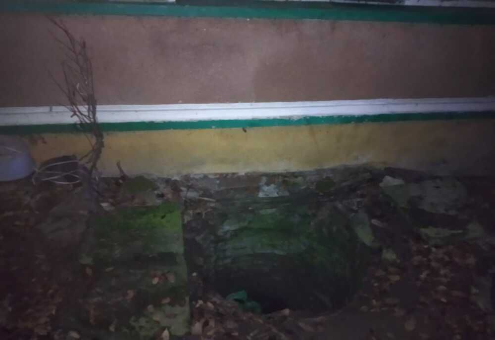 Femeie salvată de pompierii orădeni, dintr-o fântână  adâncă de patru metri (FOTO)