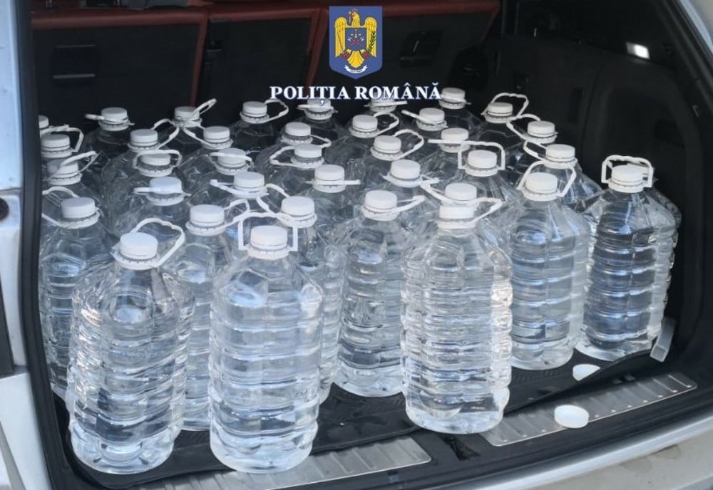Orădean prins în flagrant, în timp ce transporta cu mașina peste 200 litri de alcool  etilic nemarcat