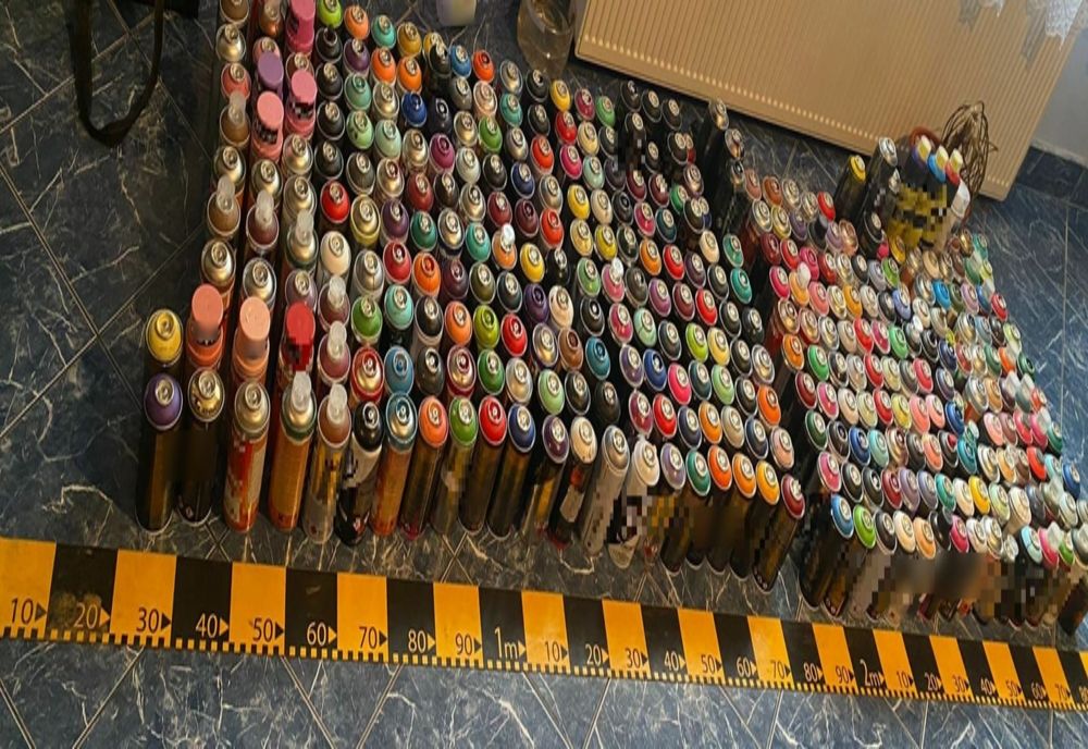 Percheziţii în Cluj şi Oradea! Patru persoane care au desenat vagoane cu graffiti au fost duse la audieri