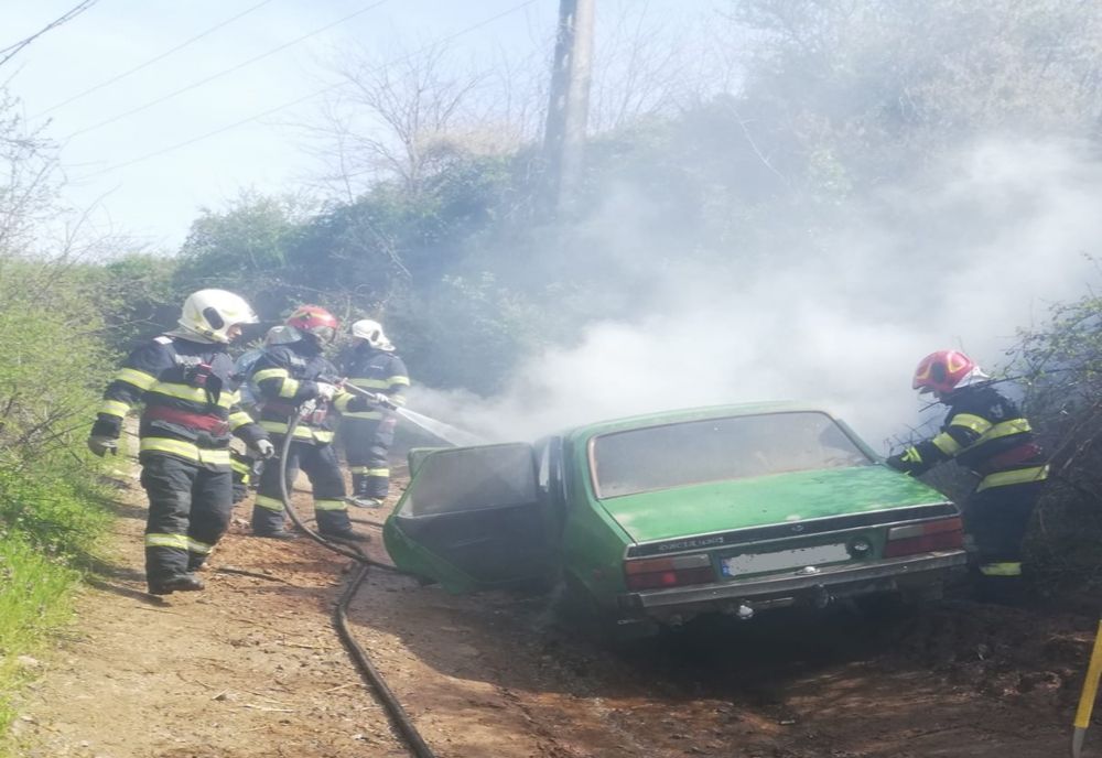Incendii în Tinca și Diosig | O casă și două autoturisme au fost cuprinse de foc