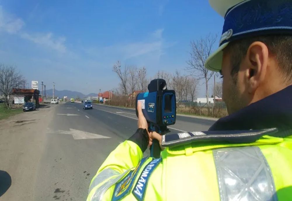 Sute de şoferi amendaţi de poliţiştii bihoreni | 42 au rămas fără permise de conducere