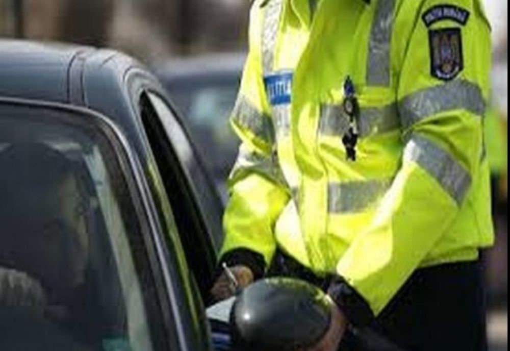 Sute de participanți la trafic sancționați de polițiștii bihoreni, în ultimele 24 de ore! 9 șoferi au rămas fără permise de conducere