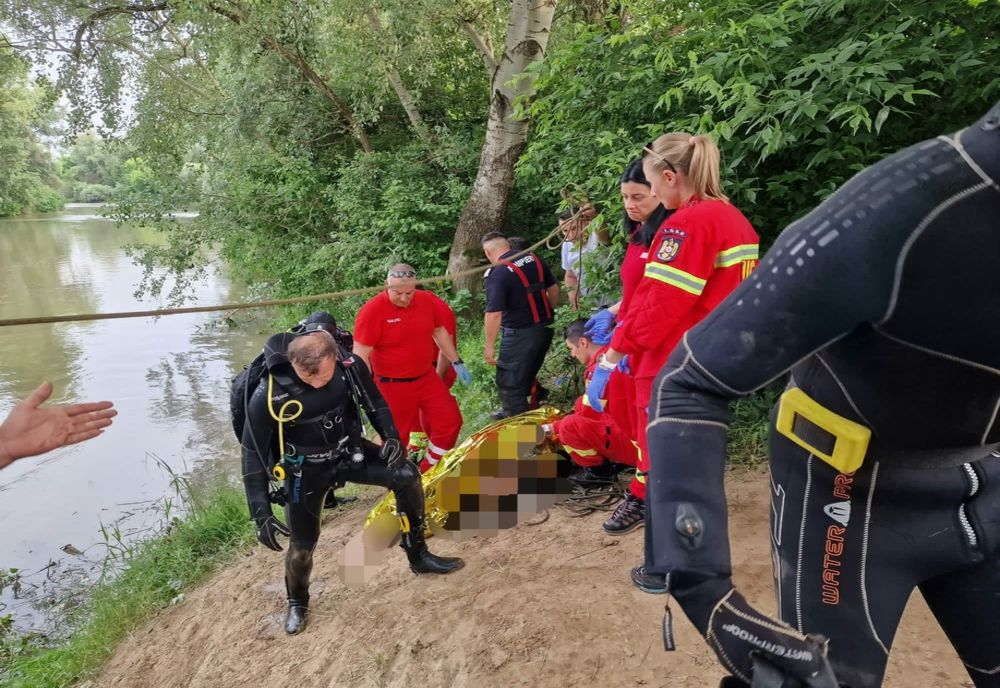 UPDATE: Copil dispărut în apele Crișului Negru! Forțele ISU îl caută/Băiatul a fost găsit fără suflare