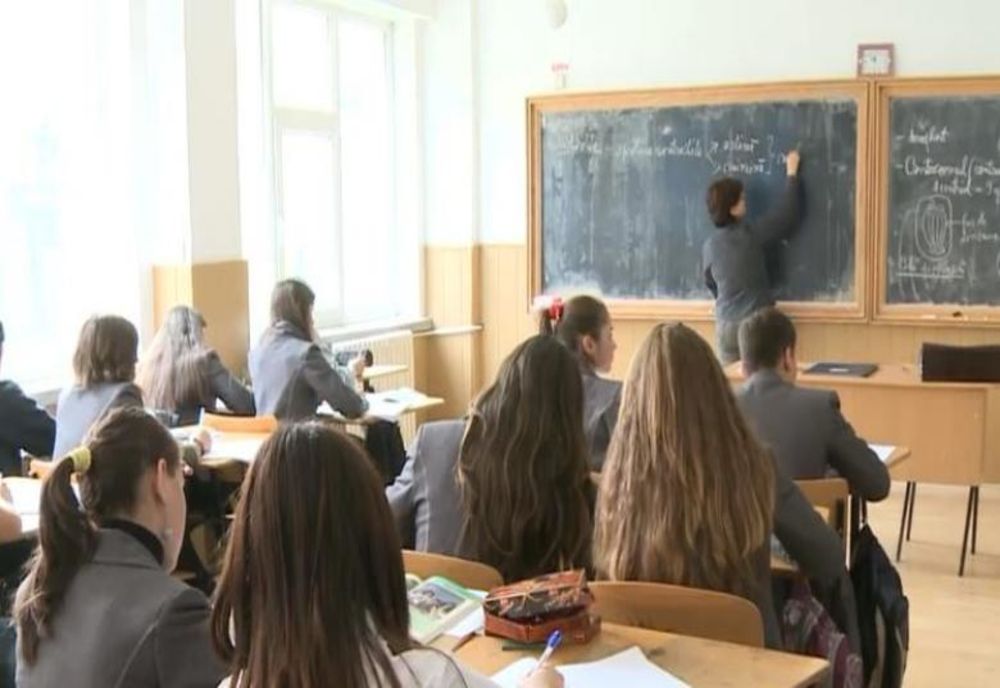 Noi burse pentru elevii din România. Ministerul Educației a făcut anunțul