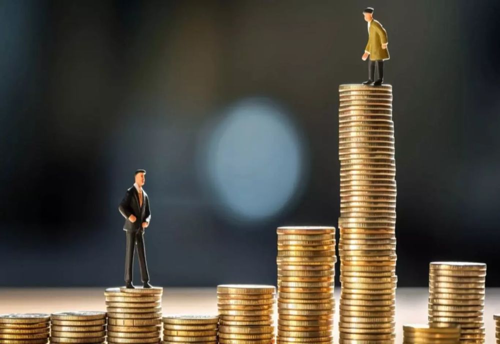 ROMÂNIA, ÎN PRĂPASTIE ECONOMICĂ. ZECI DE MII DE OAMENI CONCEDIAȚI