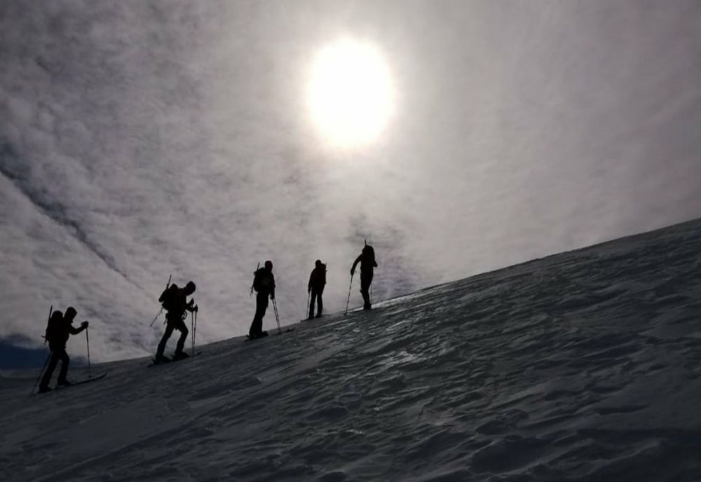 3 TINERI UCRAINENI, RECUPERAȚI DIN MUNȚII MARAMUREȘULUI